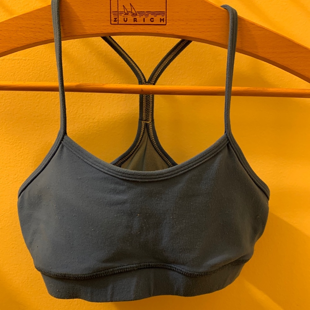 Lulu lemon bra size 4